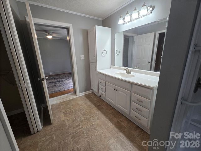 305 Oakland Avenue Avenue, Morganton, NC 28655