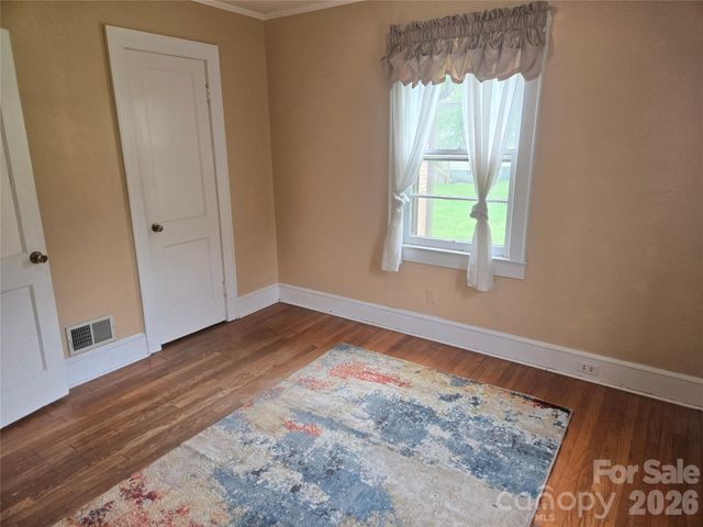 305 Oakland Avenue Avenue, Morganton, NC 28655