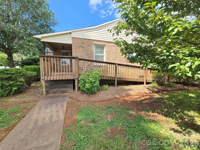 305 Oakland Avenue Avenue, Morganton, NC 28655