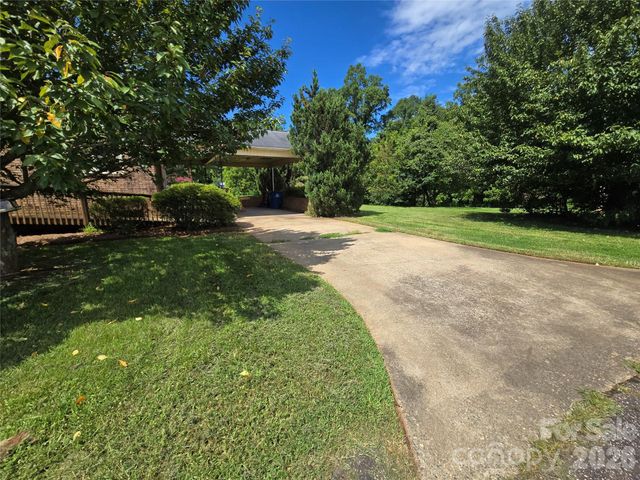 305 Oakland Avenue Avenue, Morganton, NC 28655