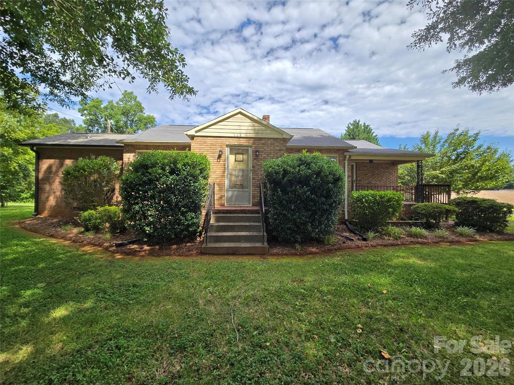 305 Oakland Avenue Avenue, Morganton, NC 28655