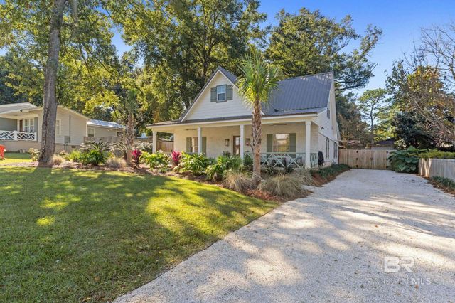 208 Pecan Avenue, Fairhope, AL 36532
