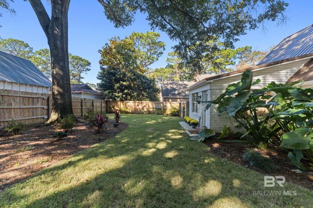 208 Pecan Avenue, Fairhope, AL 36532