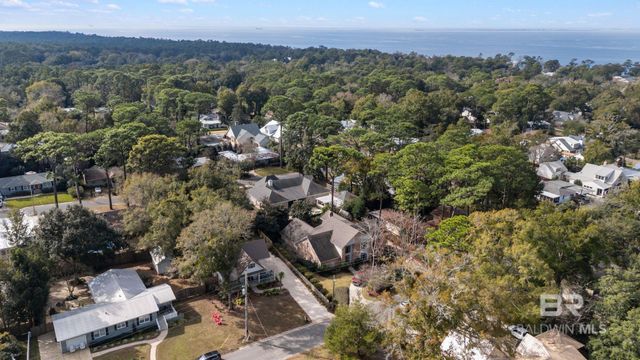 208 Pecan Avenue, Fairhope, AL 36532