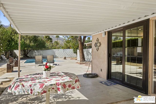 889 E Janet Circle, Palm Springs, CA 92262