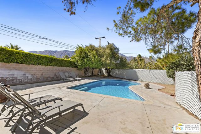 889 E Janet Circle, Palm Springs, CA 92262