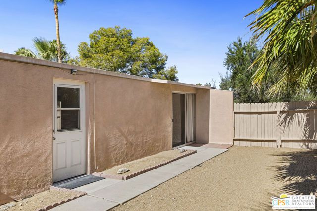 889 E Janet Circle, Palm Springs, CA 92262