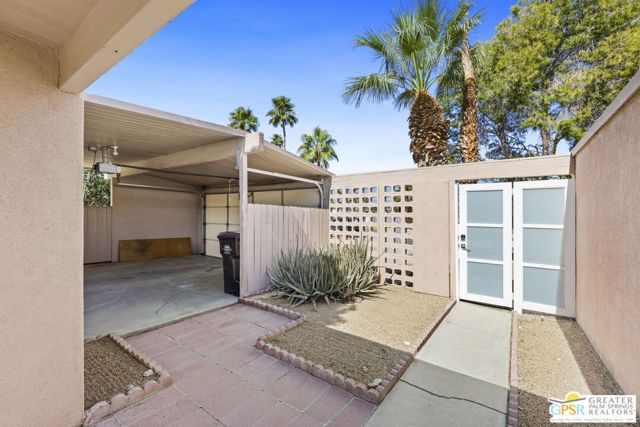 889 E Janet Circle, Palm Springs, CA 92262