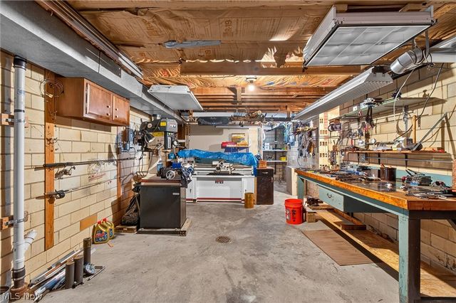 5630 N Island Drive NW, Canton, OH 44718
