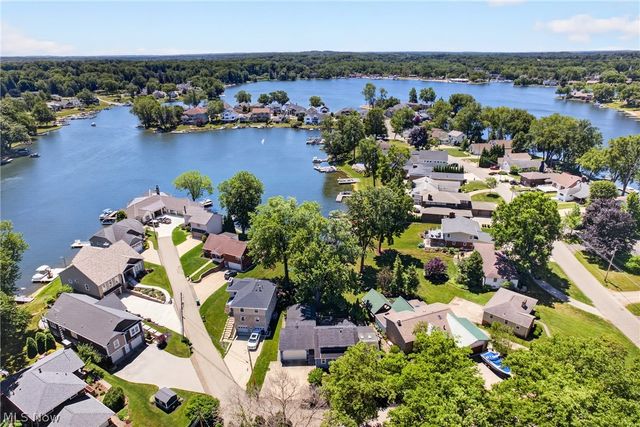 5630 N Island Drive NW, Canton, OH 44718
