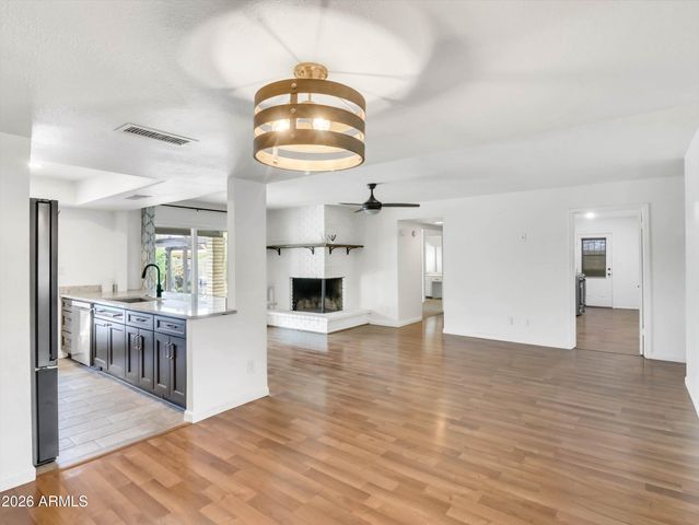 5019 W CAROL Avenue, Glendale, AZ 85302