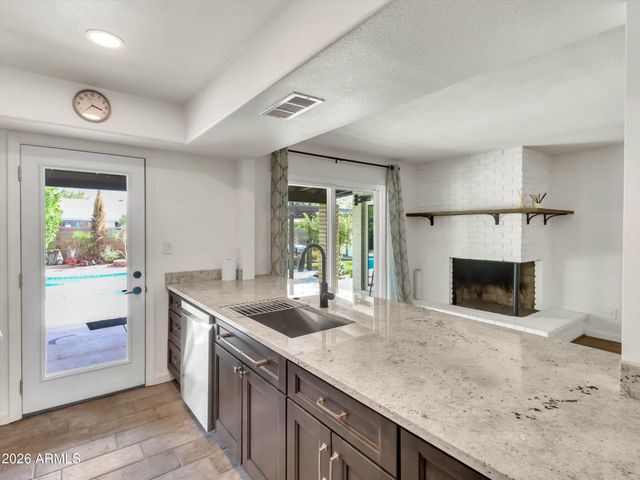 5019 W CAROL Avenue, Glendale, AZ 85302