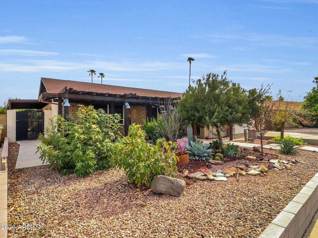 5019 W CAROL Avenue, Glendale, AZ 85302 — photo 2