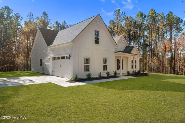 2681 Us 1 Highway, Vass, NC 28394