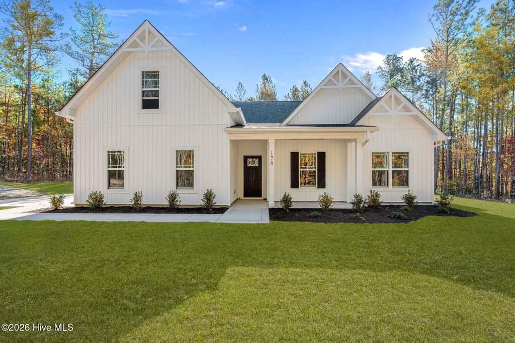 2681 Us 1 Highway, Vass, NC 28394