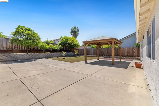 2059 Truman Ln, Oakley, CA 94561