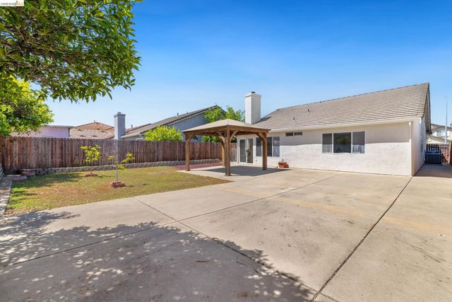 2059 Truman Ln, Oakley, CA 94561