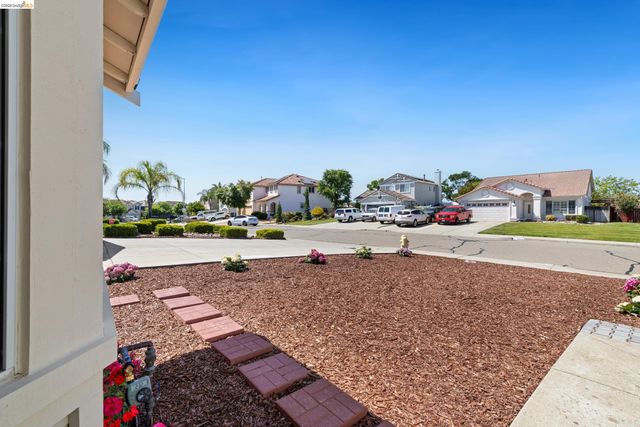 2059 Truman Ln, Oakley, CA 94561