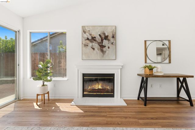 2059 Truman Ln, Oakley, CA 94561
