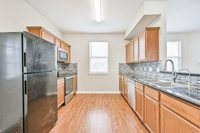 4714 Montclair Hill Lane, Fresno, TX 77545