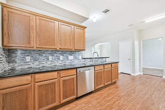 4714 Montclair Hill Lane, Fresno, TX 77545