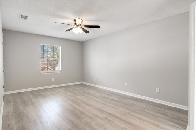 344 N Birchwood Dr, Hendersonville, TN 37075