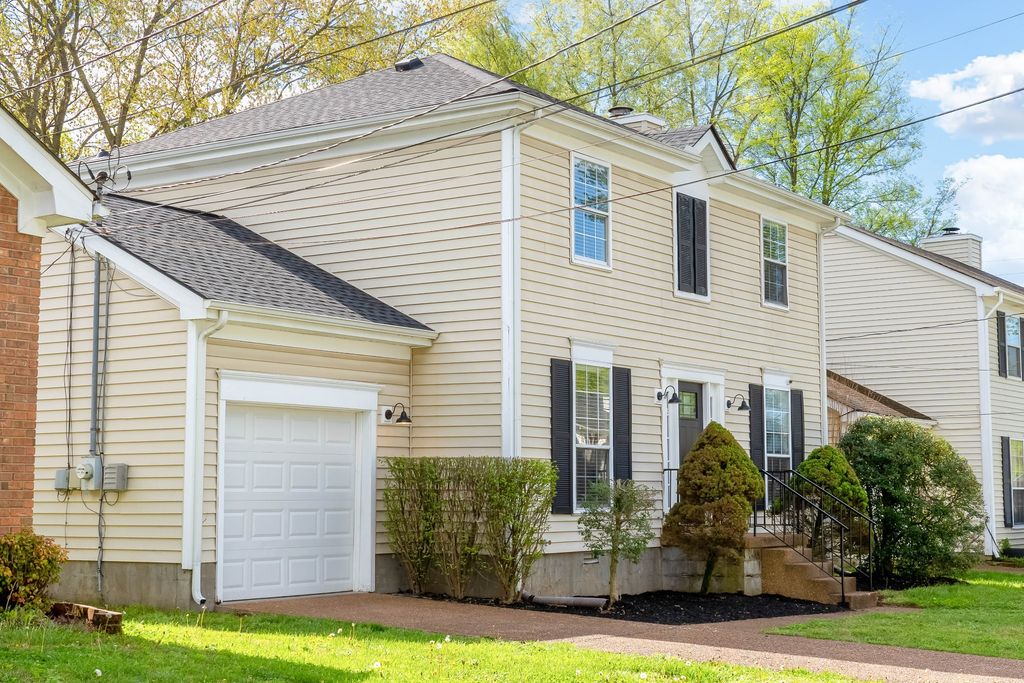 344 N Birchwood Dr, Hendersonville, TN 37075