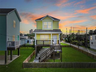 612 38th Street, Galveston, TX 77550