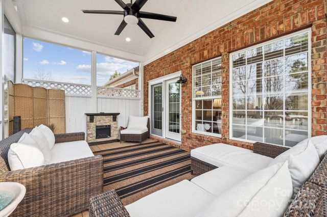 10834 Rogalla Drive, Charlotte, NC 28277