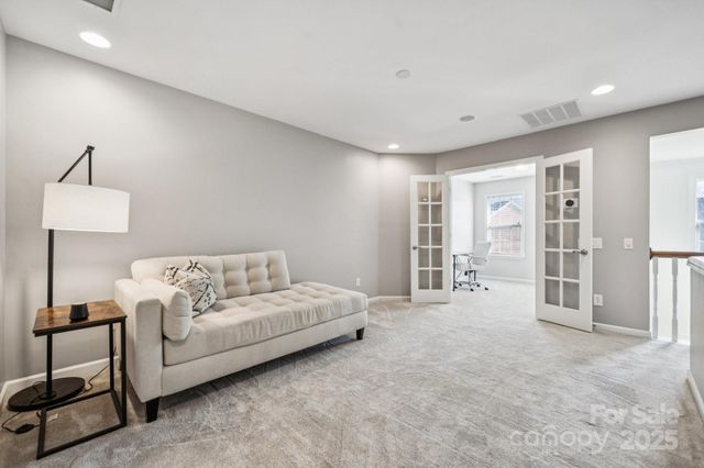 10834 Rogalla Drive, Charlotte, NC 28277