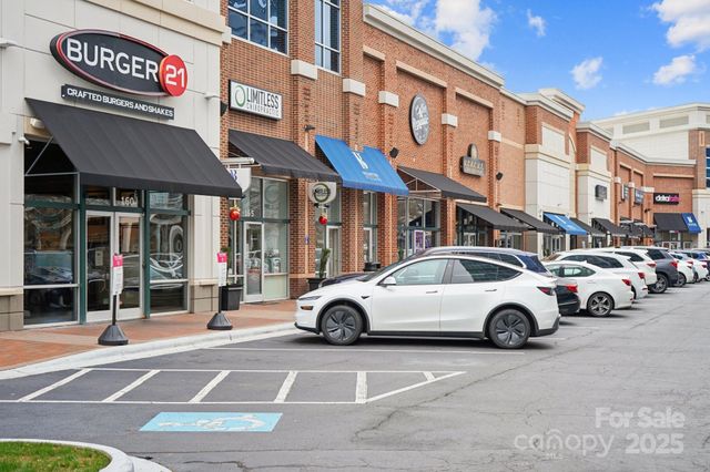 10834 Rogalla Drive, Charlotte, NC 28277