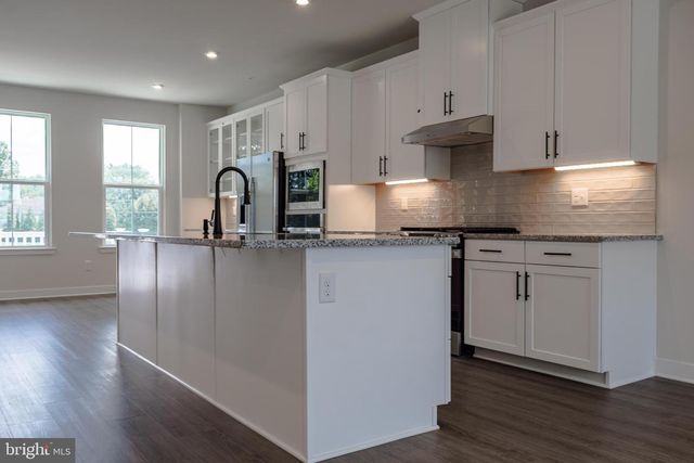 6 FOXWOOD DR, Hainesport, NJ 08036