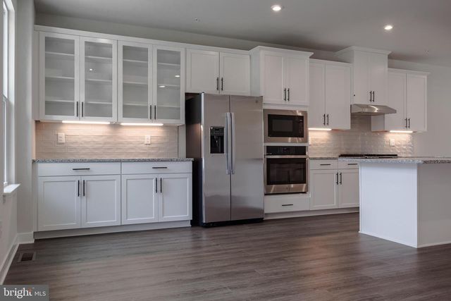 6 FOXWOOD DR, Hainesport, NJ 08036