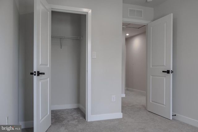 6 FOXWOOD DR, Hainesport, NJ 08036