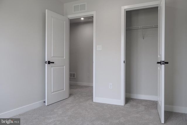 6 FOXWOOD DR, Hainesport, NJ 08036