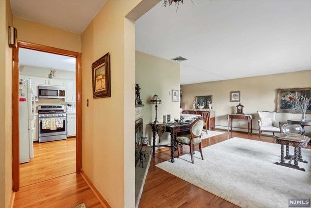 41 Dorothy Drive, North Haledon, NJ 07508