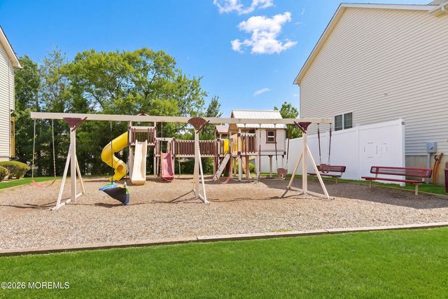 58 Charming Way, Lakewood, NJ 08701