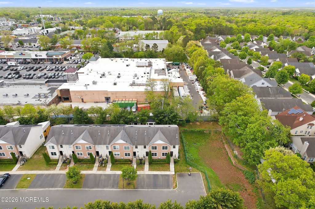 58 Charming Way, Lakewood, NJ 08701