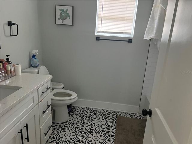 1002 E IDA STREET, Tampa, FL 33603