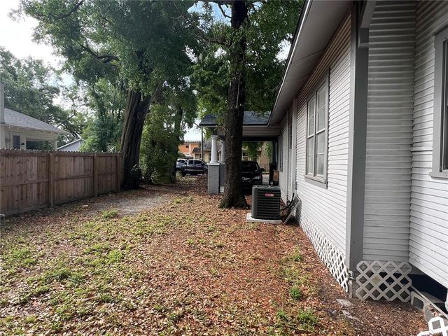 1002 E IDA STREET, Tampa, FL 33603