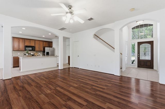 19 Aquiline Oaks Place, The Woodlands, TX 77382