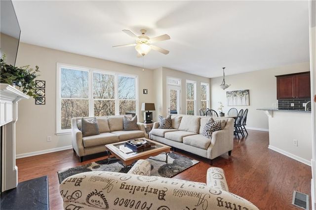 1607 Baxley Pine Trace, Suwanee, GA 30024