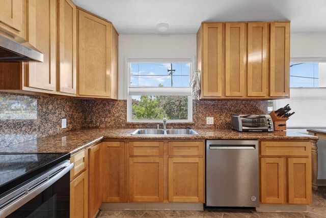 546 Green Valley Road, Watsonville, CA 95076