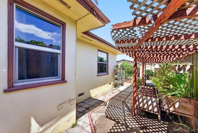 546 Green Valley Road, Watsonville, CA 95076