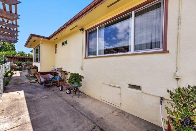 546 Green Valley Road, Watsonville, CA 95076