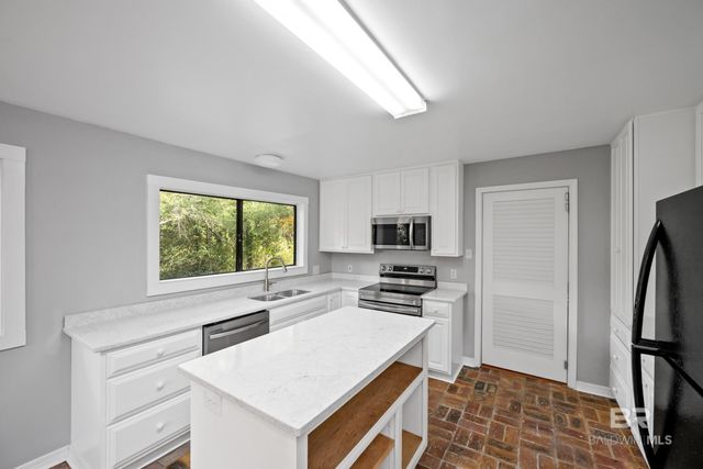 729 N Artillery Range, Spanish Fort, AL 36527