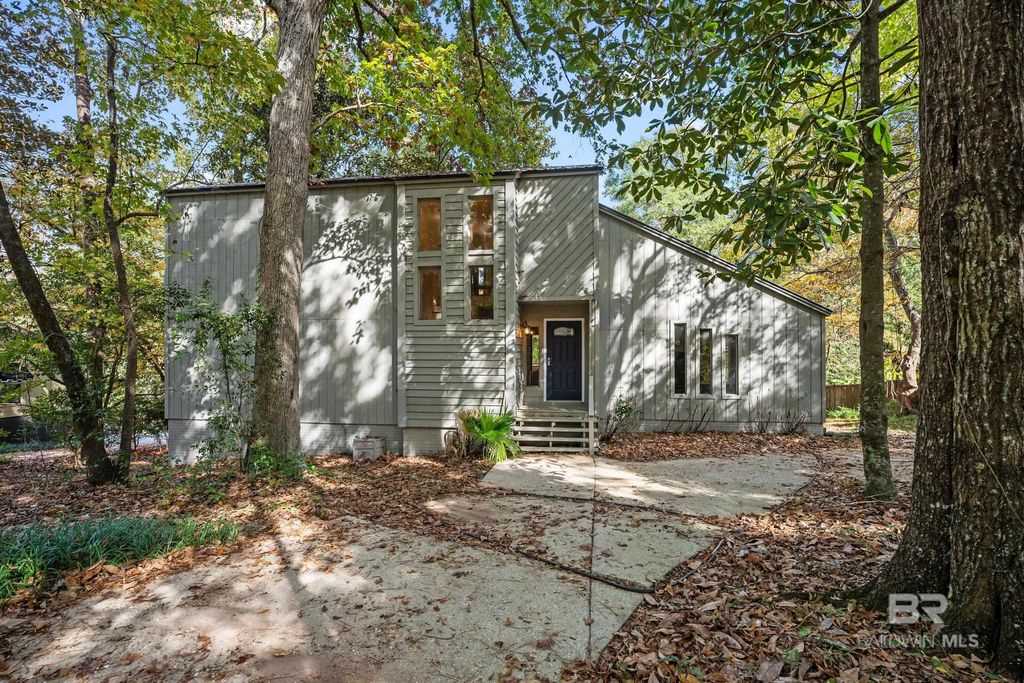 729 N Artillery Range, Spanish Fort, AL 36527