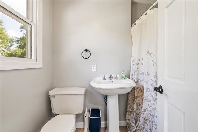 3 Arrowhead Ave, Auburn, MA 01501