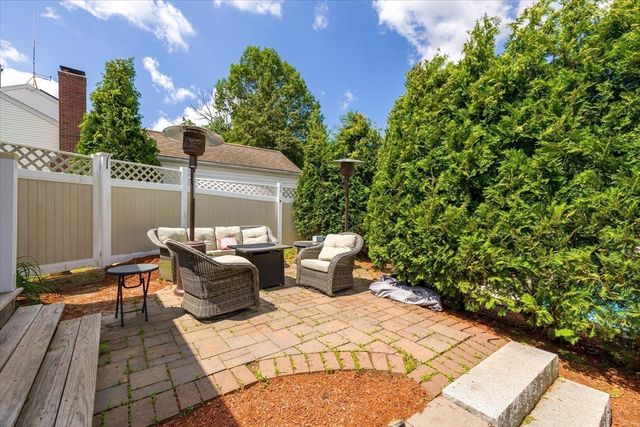 3 Arrowhead Ave, Auburn, MA 01501