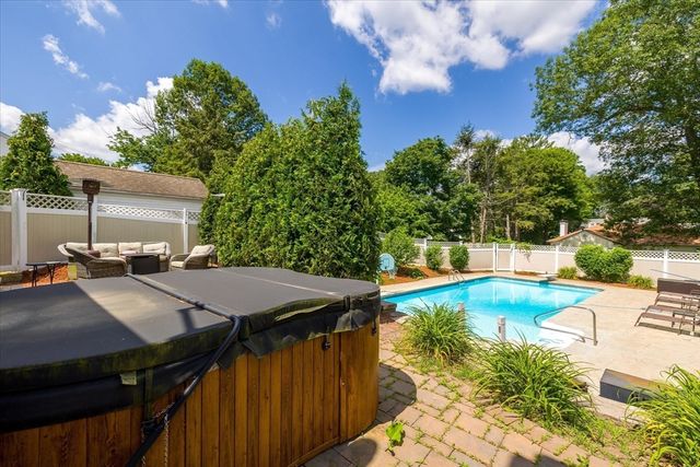 3 Arrowhead Ave, Auburn, MA 01501